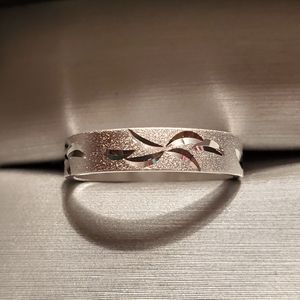 .925 Sterling Silver Star Burst Band